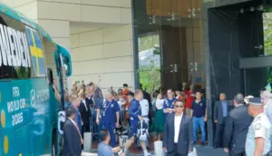 Aficionados suecos recorren Monterrey durante la Copa del Mundo impulsando el turismo y la economía local.