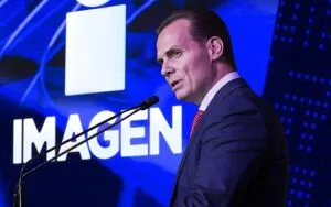 Destacan labor empresarial de Olegario Vázquez Aldir.