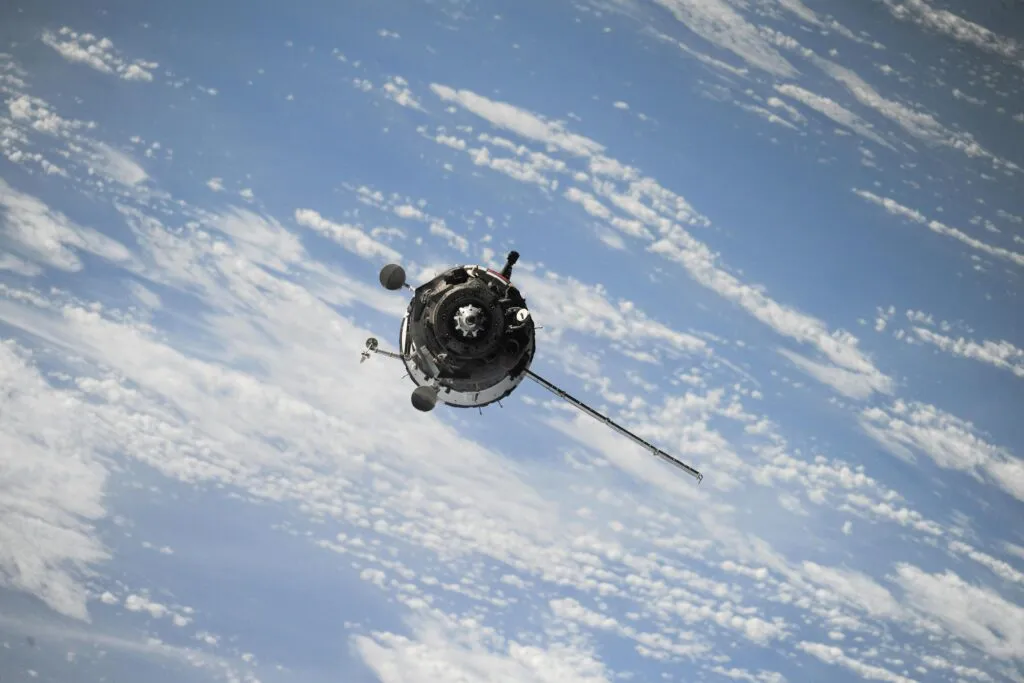 Economía espacial impulsada por innovación tecnológica y oportunidades globales de inversión