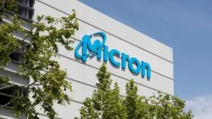 Micron fortalece su negocio de chips de memoria impulsado por la demanda de inteligencia artificial