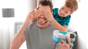 Comparación entre el impacto cultural y comercial del Día del Padre y el Día de la Madre.