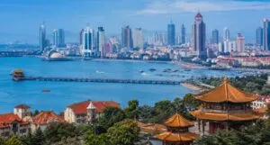 Shandong en China con desarrollo industrial, patrimonio cultural y crecimiento económico regional