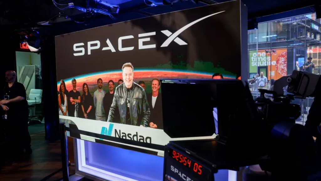 SpaceX alcanza una valoración de 1.77 billones tras fijar el precio de su salida a bolsa