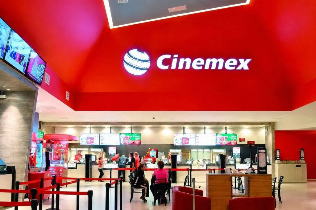 Trabajadores denuncian falta de utilidades en Cinemex y reclamos laborales en complejos de México