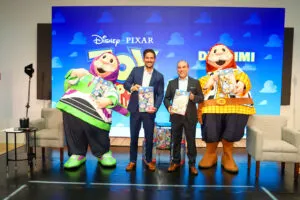 Víctor González Herrera consolida alianza con Disney.