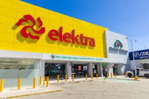 Vive el fútbol en grande con la tecnología disponible en Elektra