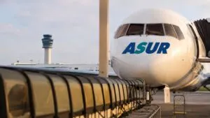 Acciones de ASUR y Aeropuerto de Cancún ante la debilidad del tráfico de pasajeros en México.