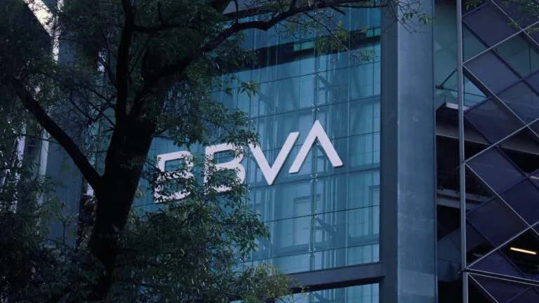 BBVA capta 2.300 millones de dólares mediante una emisión de deuda sénior no preferente