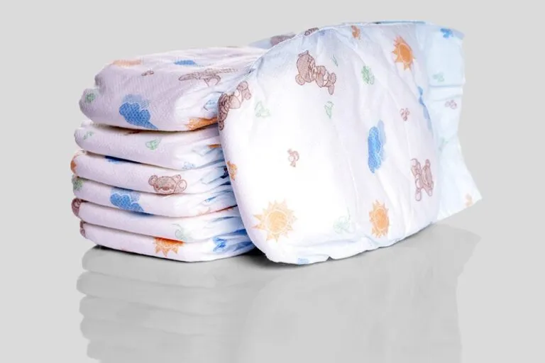 Huggies participa en un mercado de pañales impulsado por innovación, compras recurrentes y productos para el cuidado del bebé.