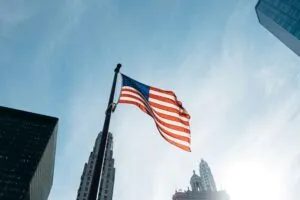 Reserva Federal de Estados Unidos mantiene las tasas mientras la inflación muestra señales de moderación