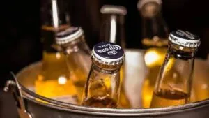 Cerveza, tequila, refrescos y pozole lideran el consumo de Fiestas Patrias y convierten septiembre en una temporada clave para el comercio.