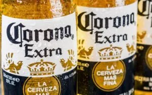 Corona Extra mantiene su posición como la marca más valiosa de Latinoamérica por tercer año consecutivo.