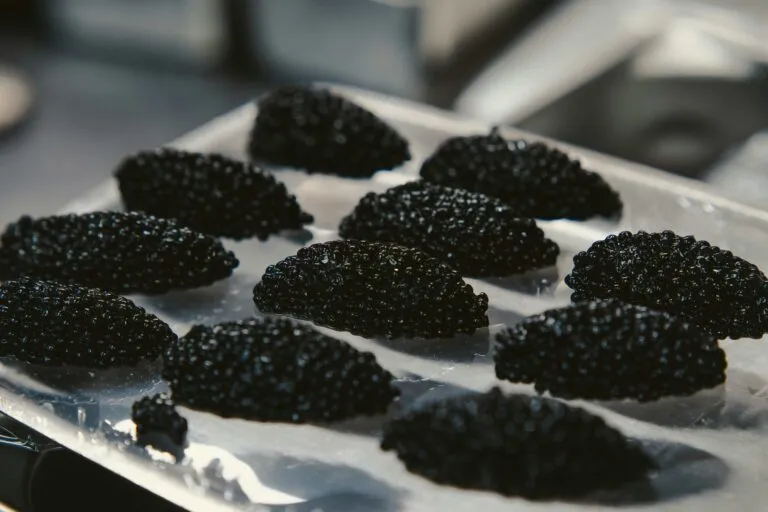 El precio del caviar cambia ante una mayor producción y la llegada de nuevas marcas al mercado de productos de lujo.