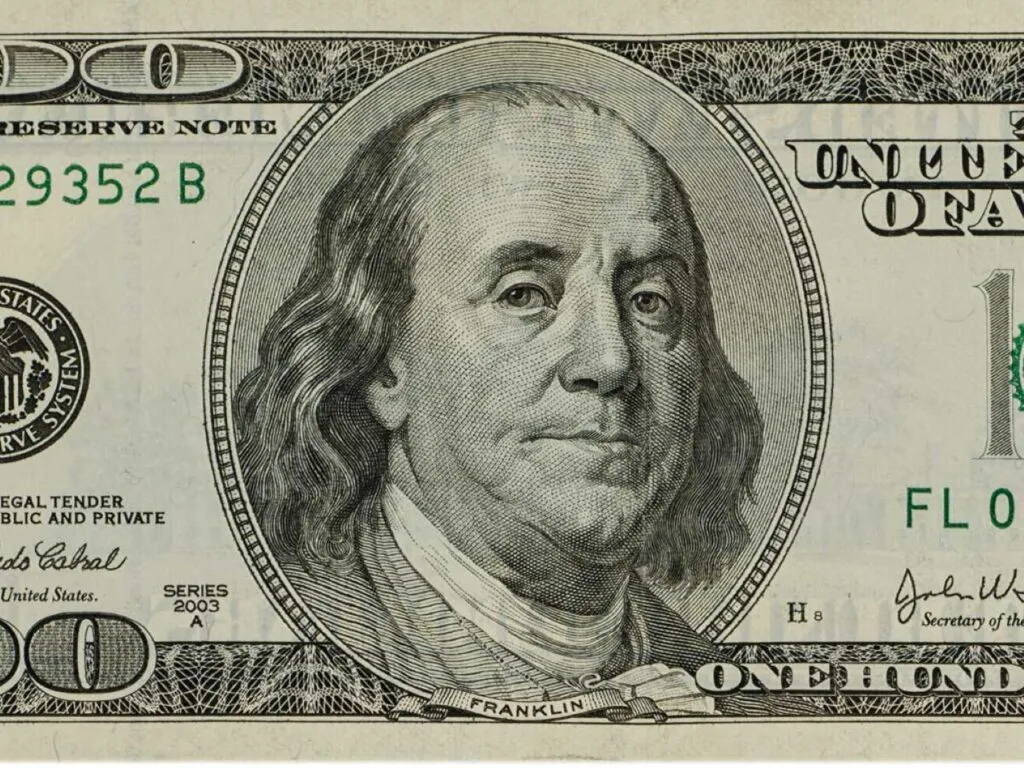 Precio del dólar frente al peso mexicano durante una jornada de movimientos en los mercados financieros.