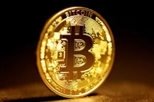 El mercado de criptomonedas enfrenta tasas elevadas y menor apetito por activos de riesgo ante las decisiones de los bancos centrales.