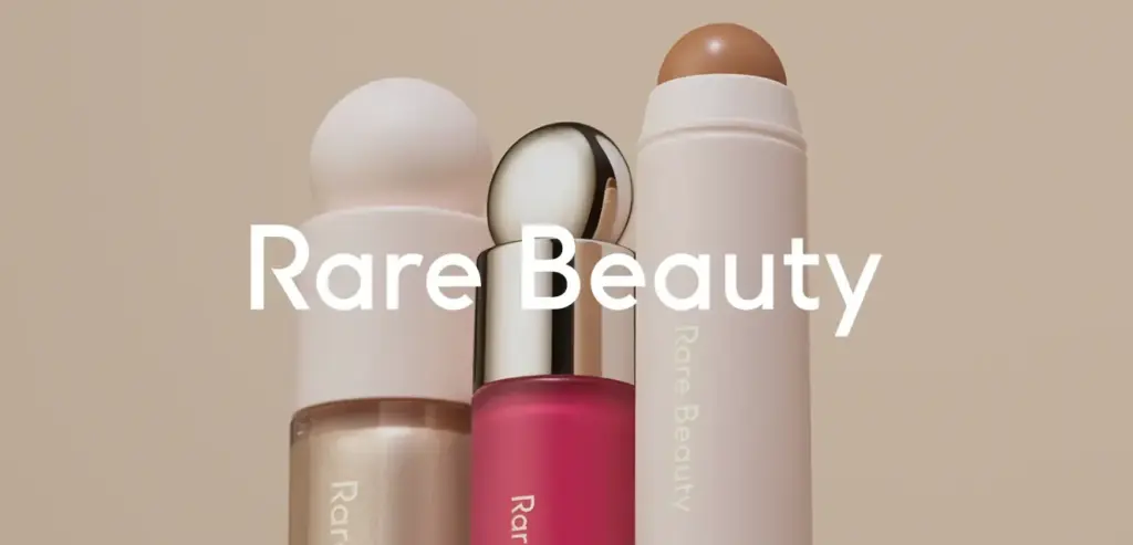Rare Beauty amplía su negocio de maquillaje hacia fragancias y nuevas categorías dentro del mercado internacional de belleza.