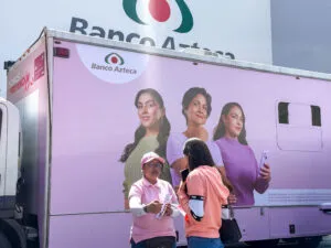 Banco Azteca fortalece la salud preventiva para mujeres mexicanas