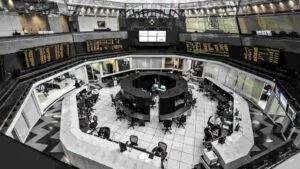 Bolsa Mexicana de Valores registra avances mientras los principales indicadores de Wall Street presentan pérdidas durante la jornada.