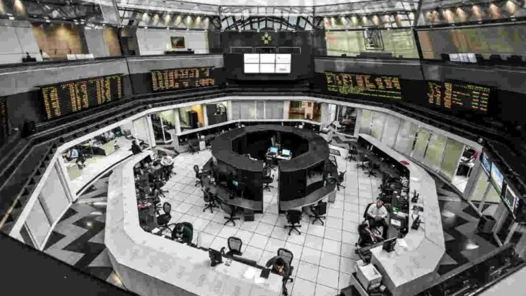Bolsa Mexicana de Valores registra avances mientras los principales indicadores de Wall Street presentan pérdidas durante la jornada.