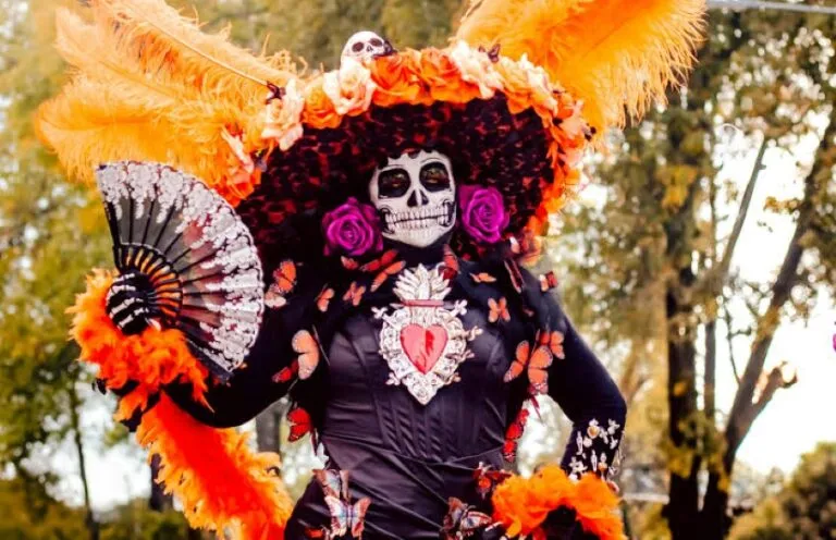 Turismo por Día de Muertos genera actividad para hoteles, restaurantes, comercios y otros negocios de México.