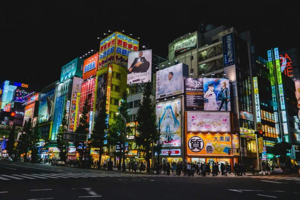 Distrito financiero de Tokio como representación de la recuperación del índice Nikkei 225