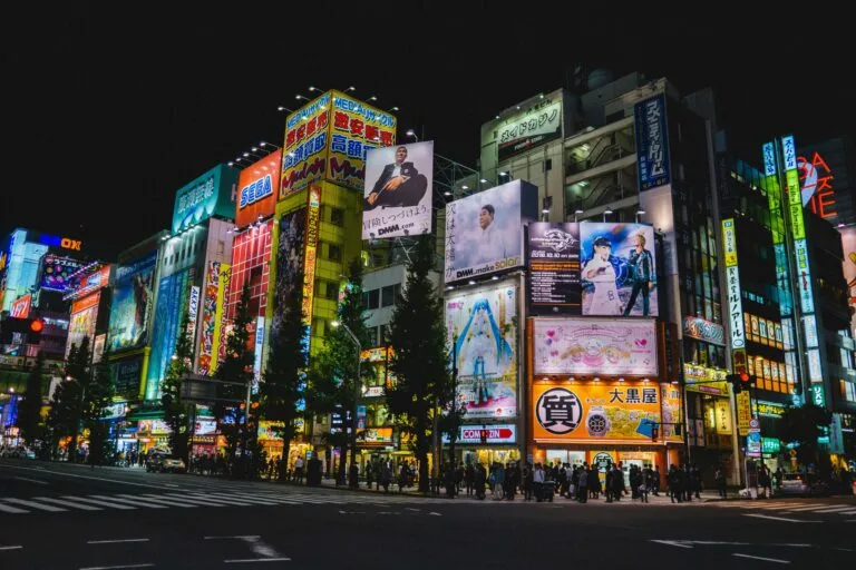 Distrito financiero de Tokio como representación de la recuperación del índice Nikkei 225