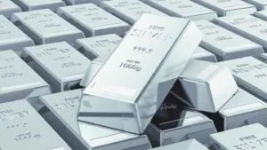 El precio de la plata registra una recuperación mientras el dólar pierde fuerza y los mercados siguen las decisiones de la Fed.