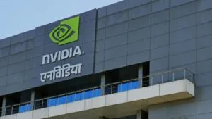 Nvidia lanza una recompra récord de acciones mientras amplía sus inversiones en inteligencia artificial y alcanza nuevos máximos en Bolsa